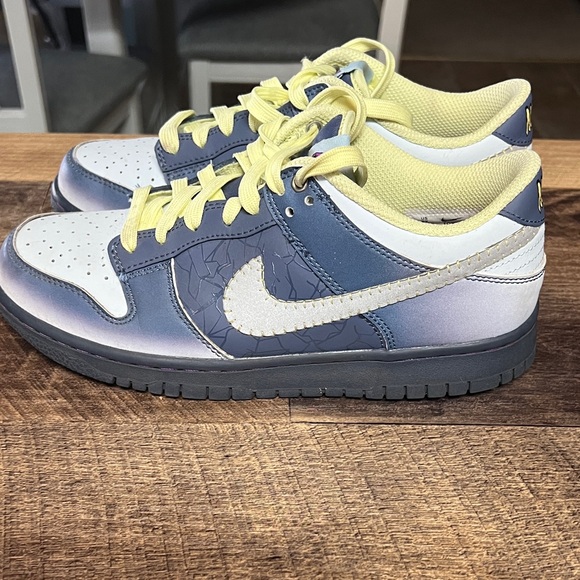 Nike Kids Sneakers in Blue and Cream - Picture 2 of 4